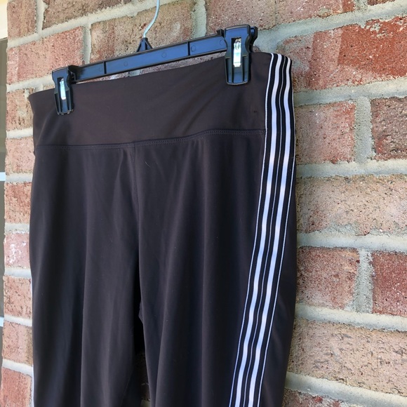 Avia grey & black with white stripes active leggings Like New - 2 pair bundle - Picture 15 of 16